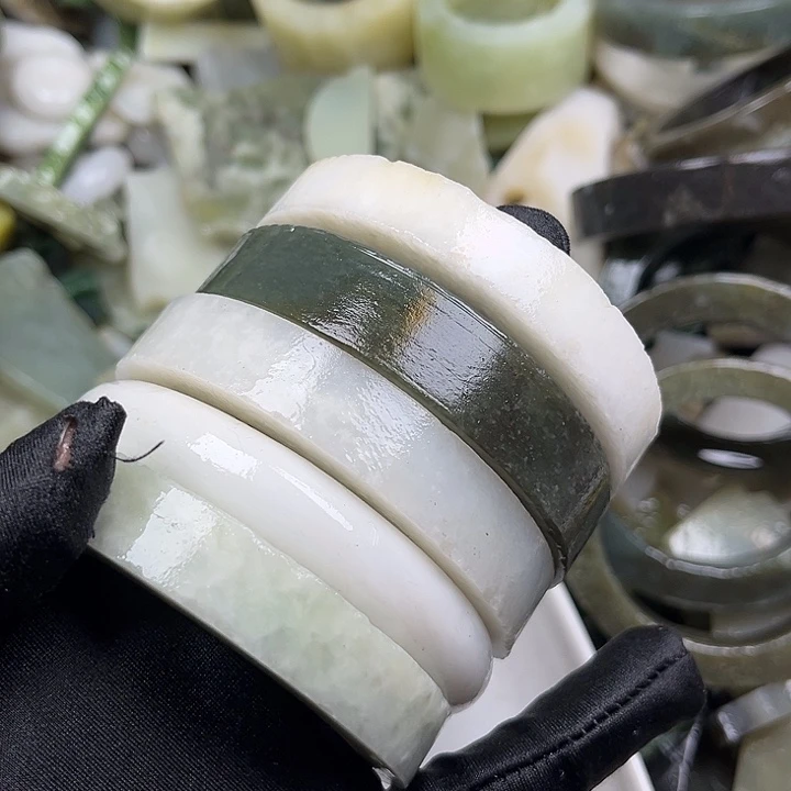 未镶嵌和田玉挂件只****见