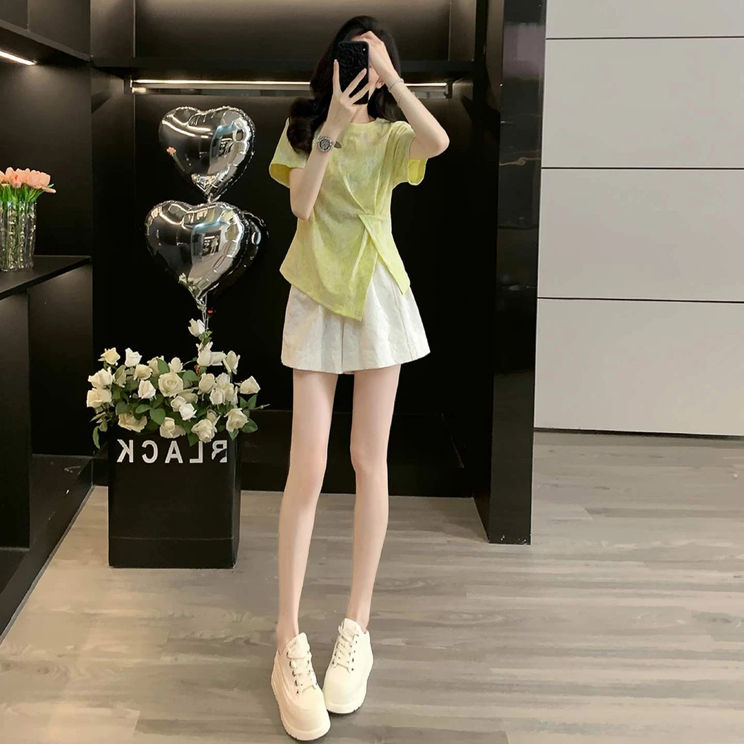 时尚简约套装女夏款收腰显瘦圆领印花开叉短袖上衣蕾丝短裤两件套