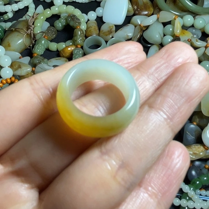 未镶嵌戒指和田玉(糖玉)妞***嘛