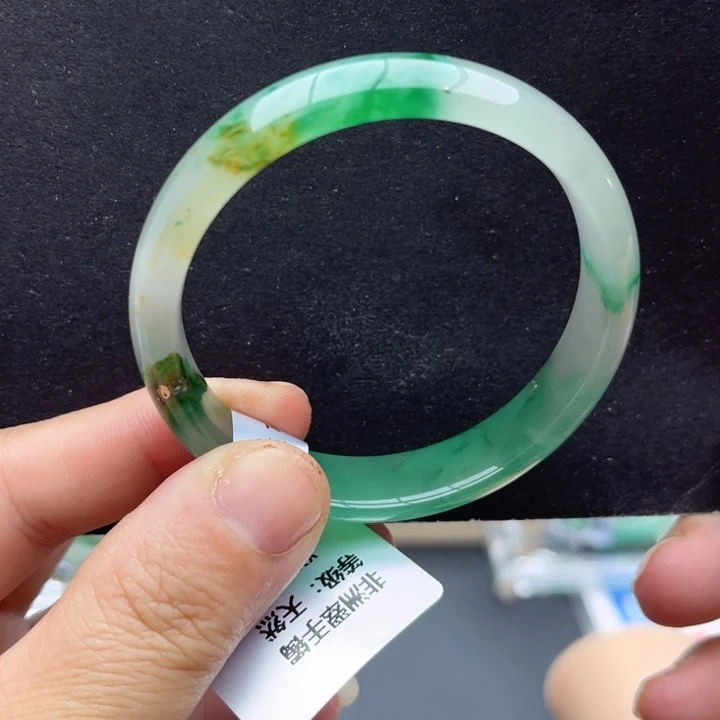 石英质玉未镶嵌手镯50.9