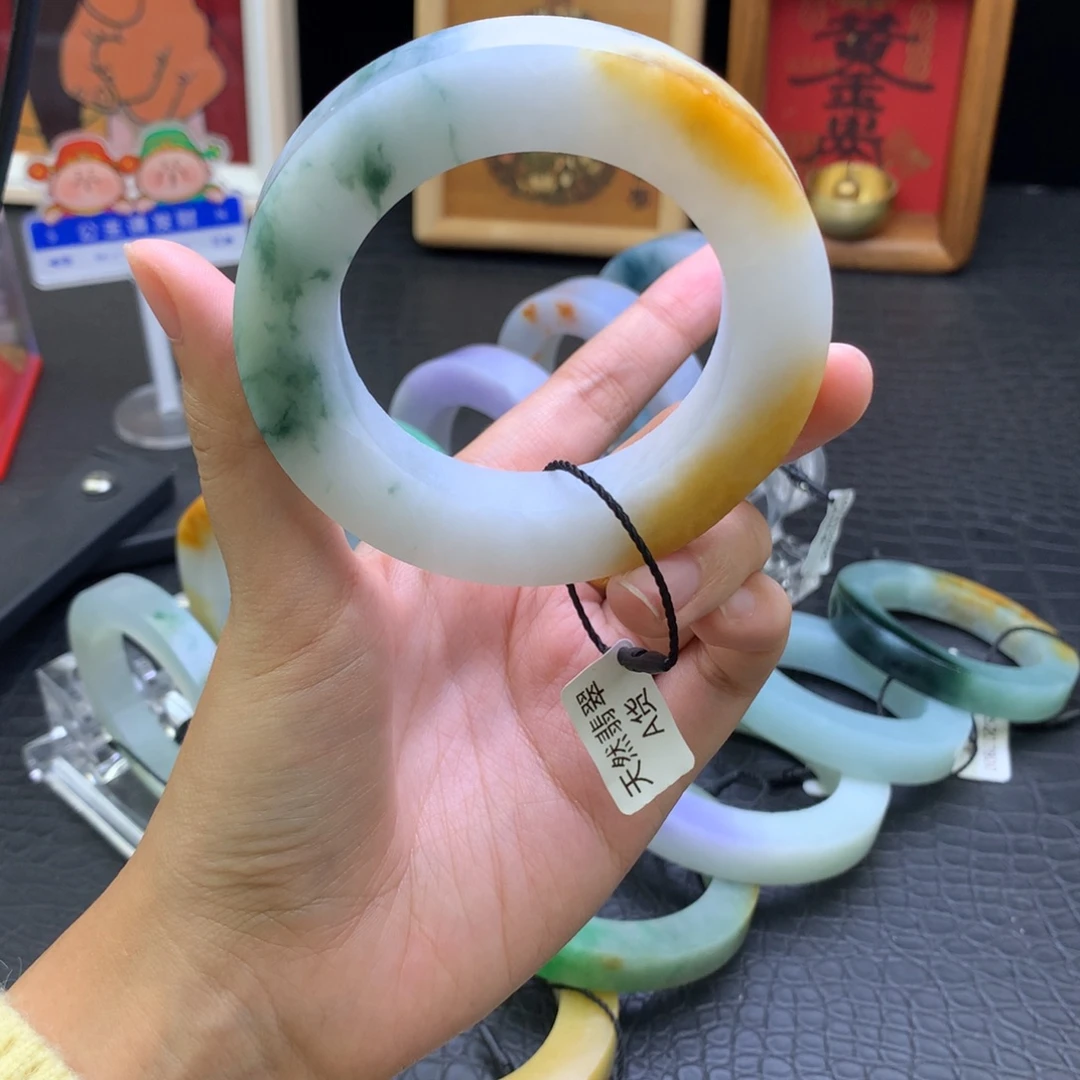 定制翡翠未镶嵌翡翠手镯