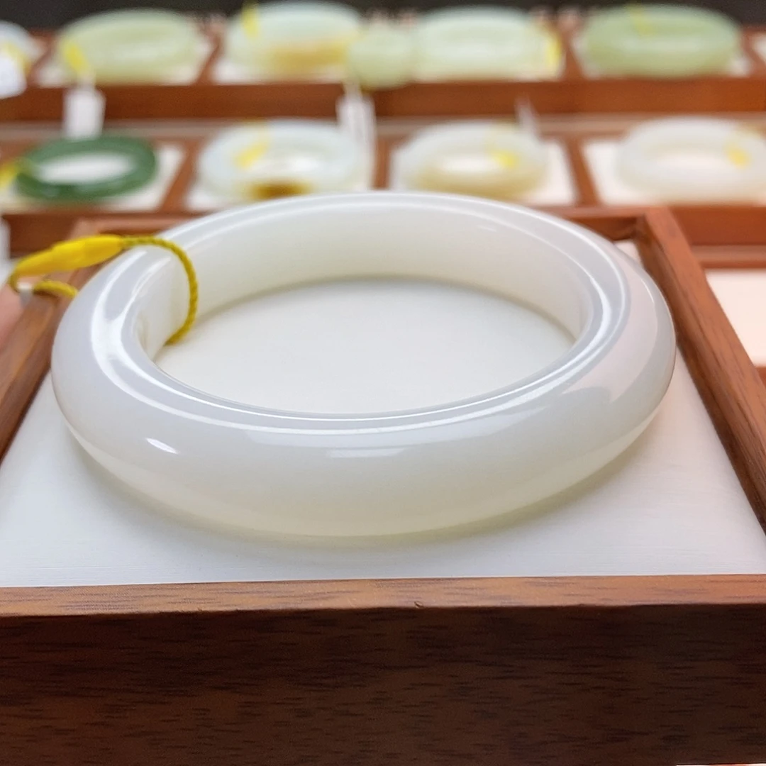 手链未镶嵌和田玉（白玉）