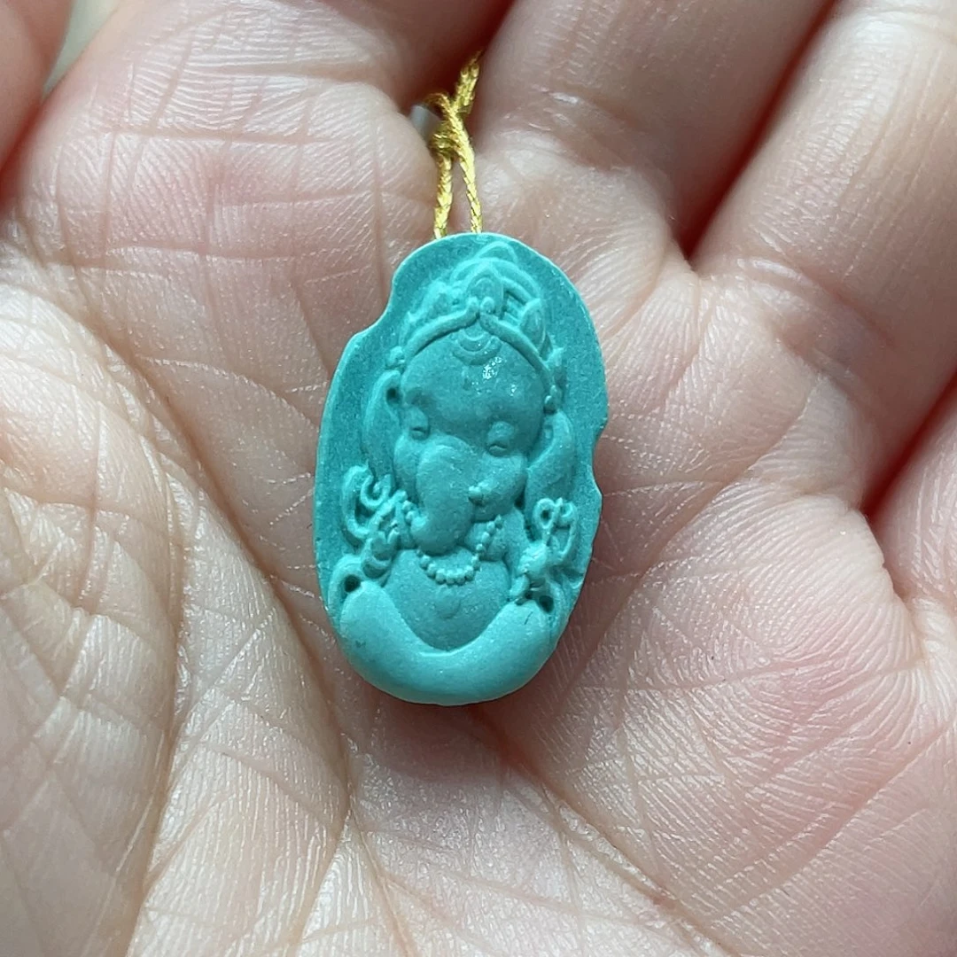 绿松石颈饰未镶嵌