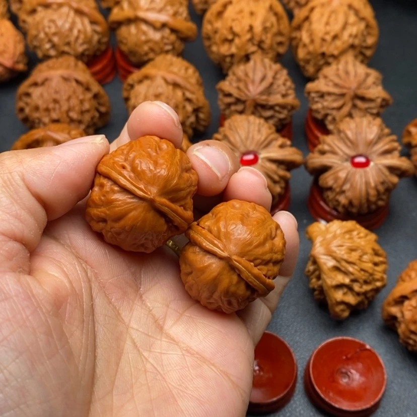 【闪购商品】文玩核桃把件蛇皮球