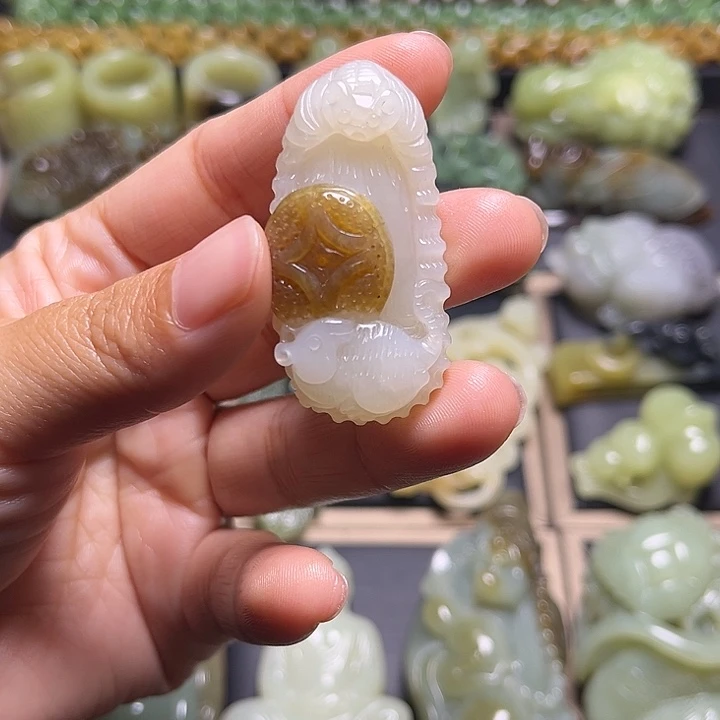 老***间和田玉未镶嵌挂件