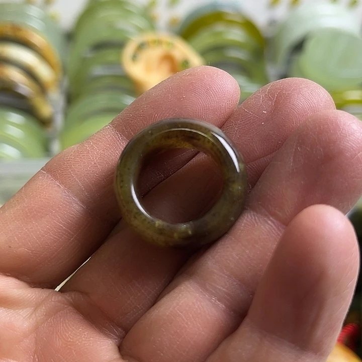 合金蛇纹石玉颈饰