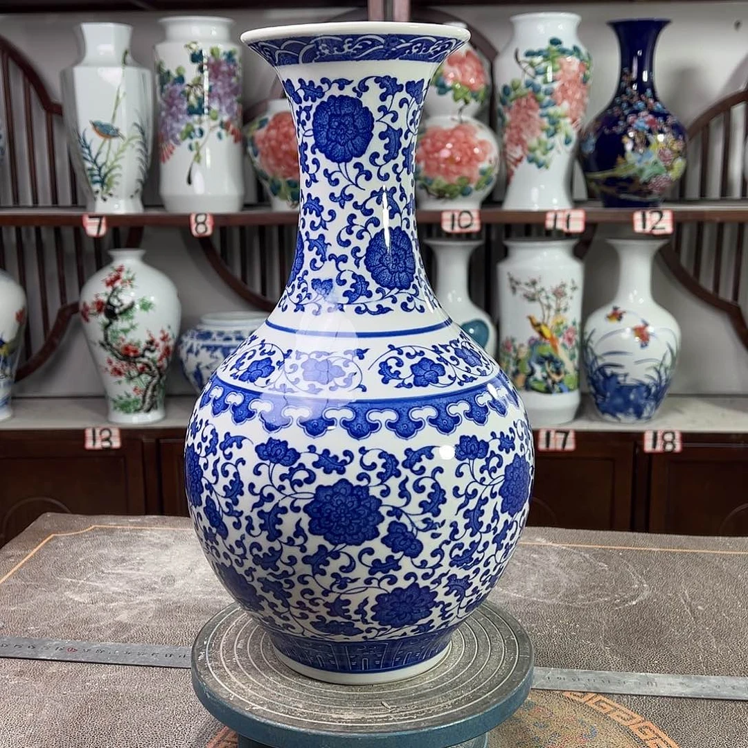 陶摆件景德镇陶瓷缠枝