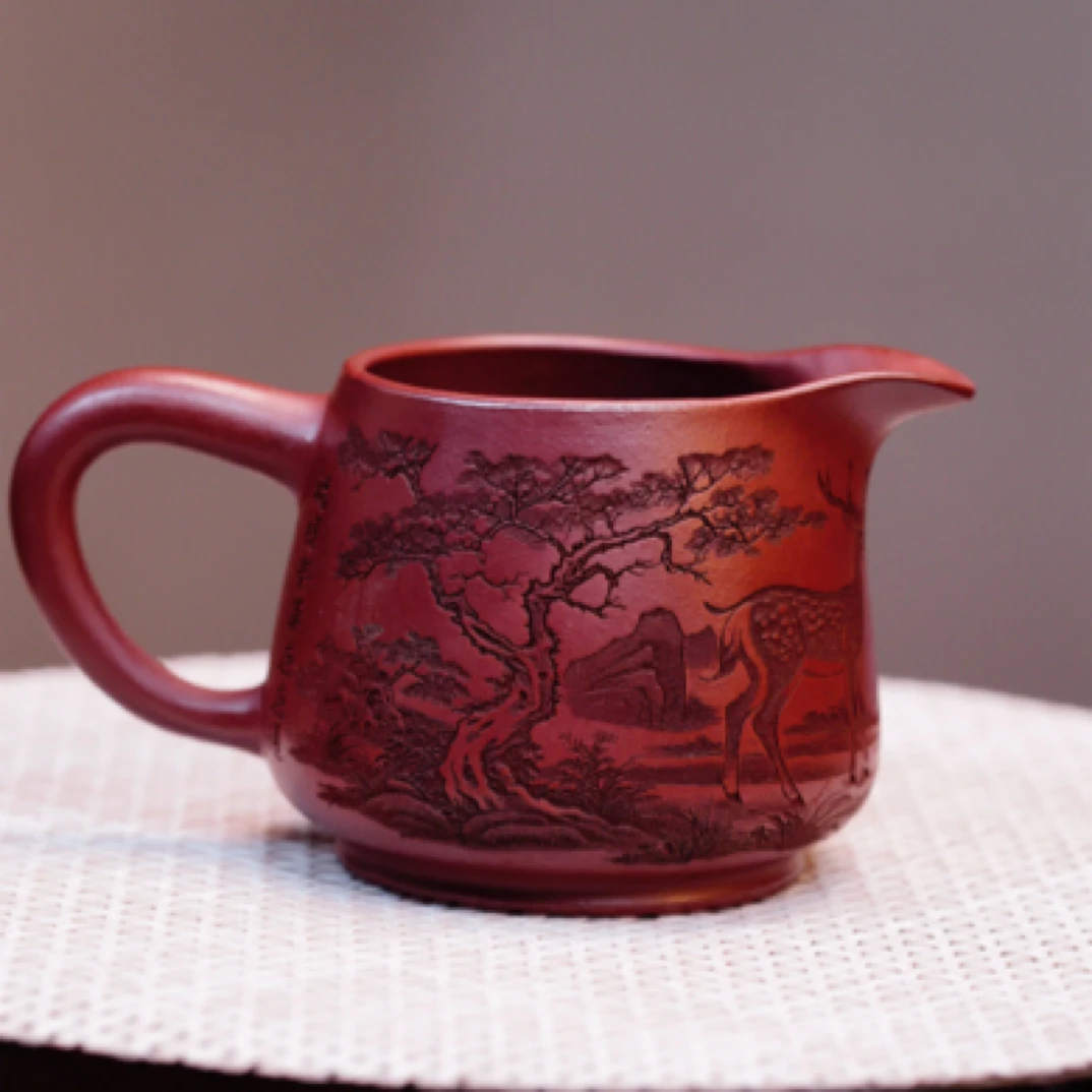 宜兴陶瓷原矿紫砂主人杯茶具纯手工手绘家用小鹿公道杯全手工浮雕