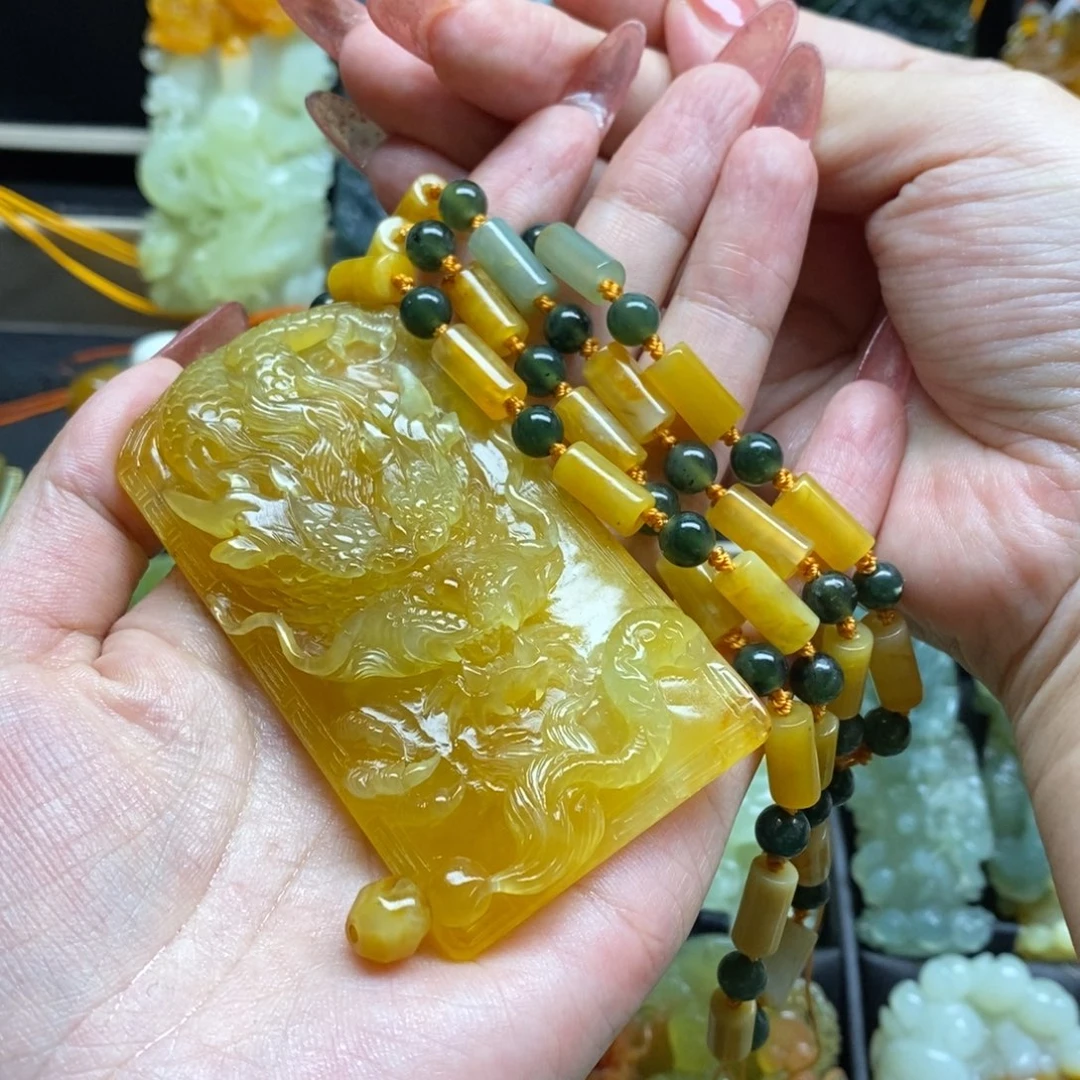蛇纹石玉颈饰未镶嵌入*