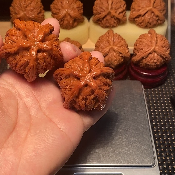 文玩核桃吊坠静**情核桃