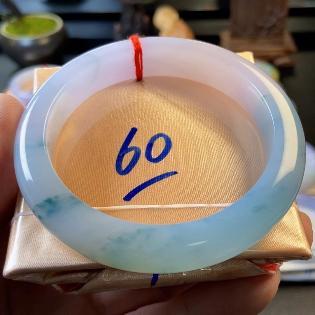 翡翠未镶嵌手镯42、蓝紫花色正圈