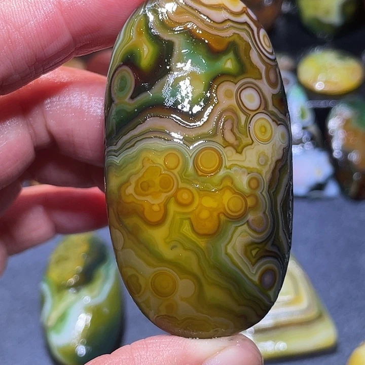 S***.玛瑙/玉髓未镶嵌珠宝奇石