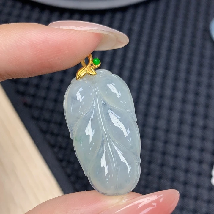 翡翠18K金镶嵌颈饰翡翠