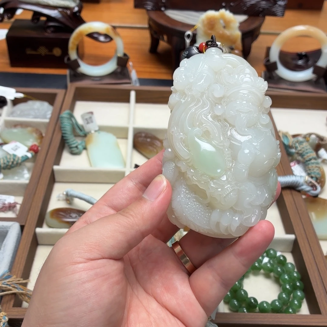 未镶嵌和田玉摆件