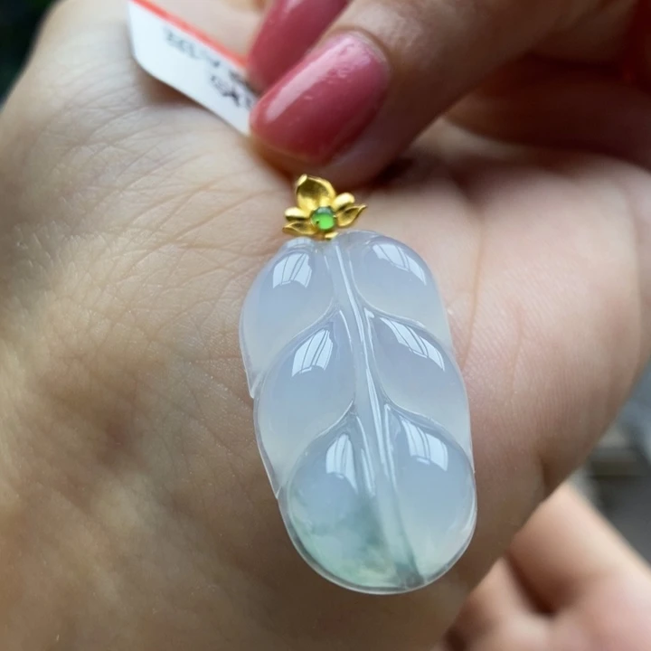翡翠18K金镶嵌颈饰吊坠39