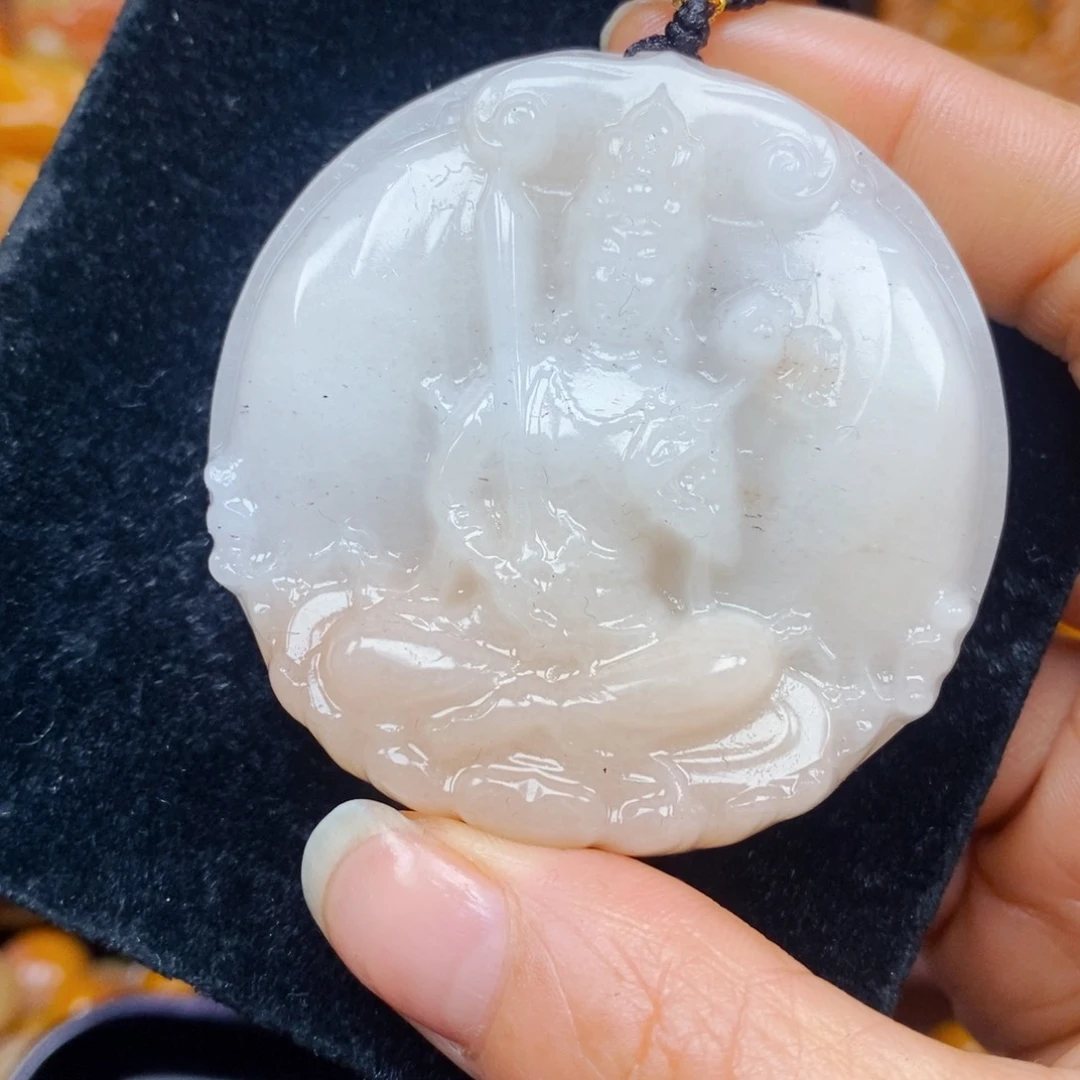 未镶嵌石英质玉（黄龙玉）颈饰