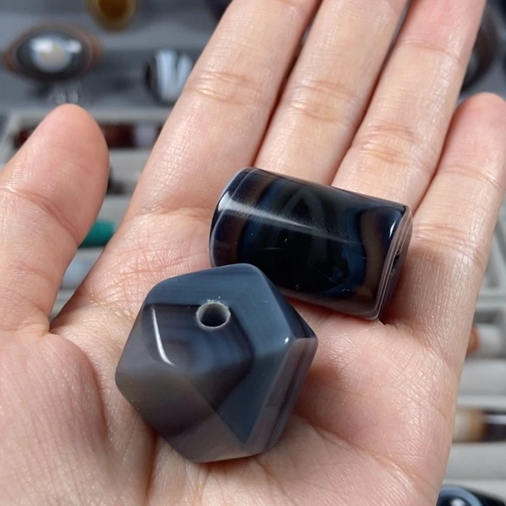 包***晗玛瑙/玉髓未镶嵌颈饰