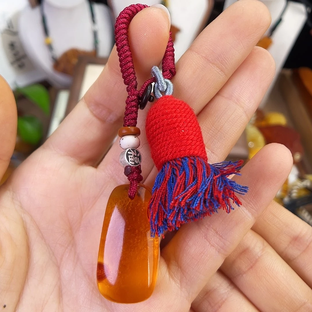 琥珀珠宝奇石未镶嵌，