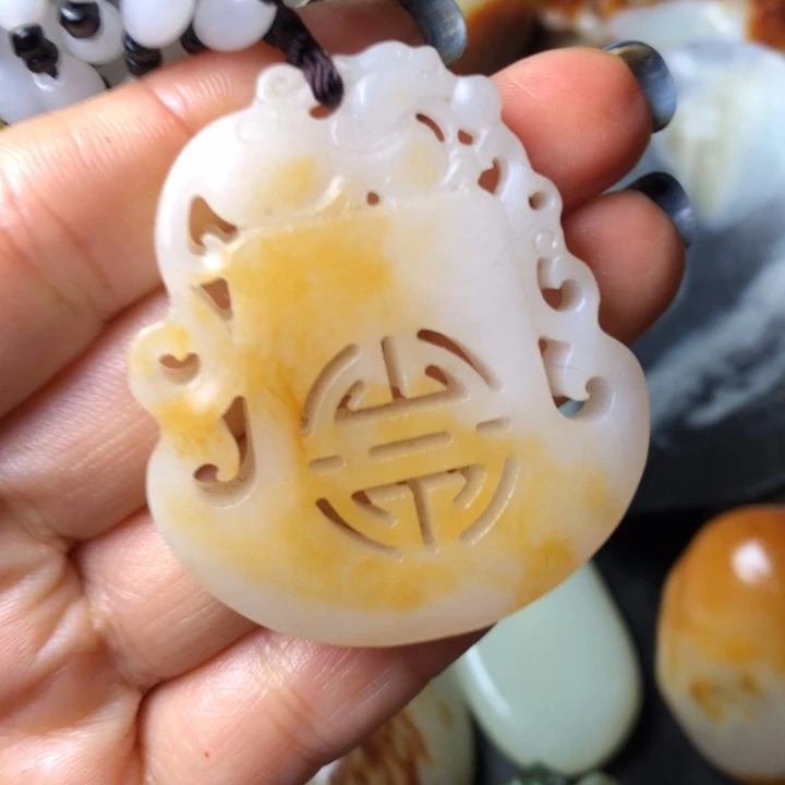 和田玉未镶嵌珠宝奇石