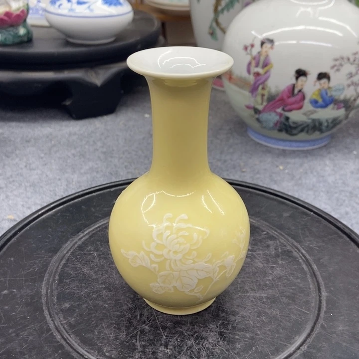 陶瓷景德镇瓷器堆白花瓶