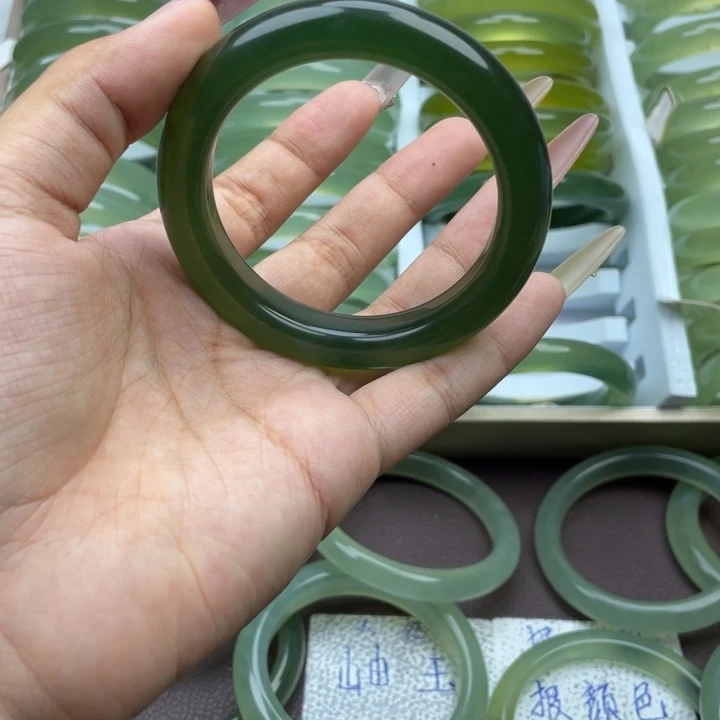 梵***未镶嵌蛇纹石玉手镯
