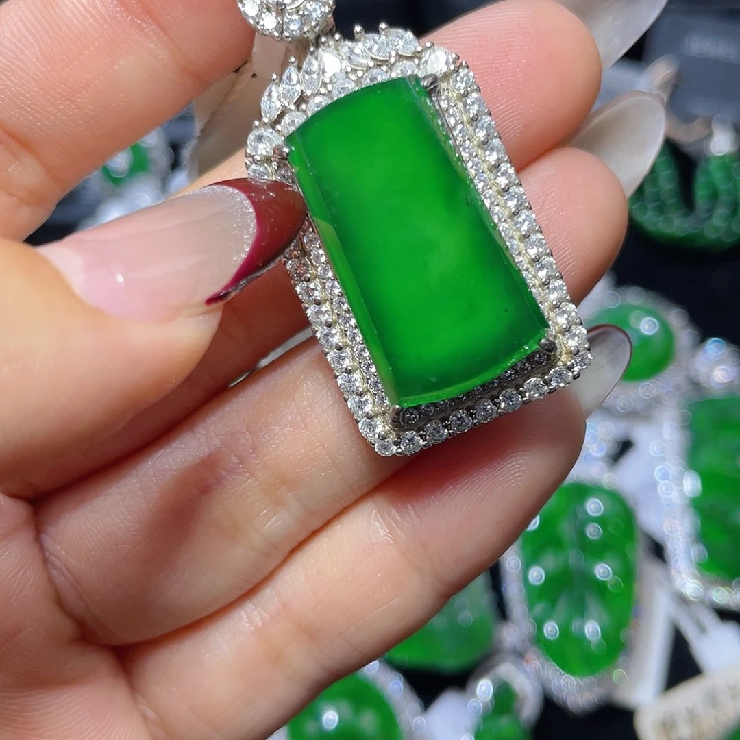 翡翠颈饰银S925镶嵌翡翠