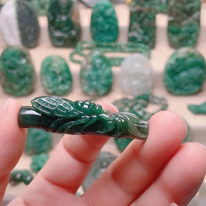 曦***若未镶嵌独山玉颈饰