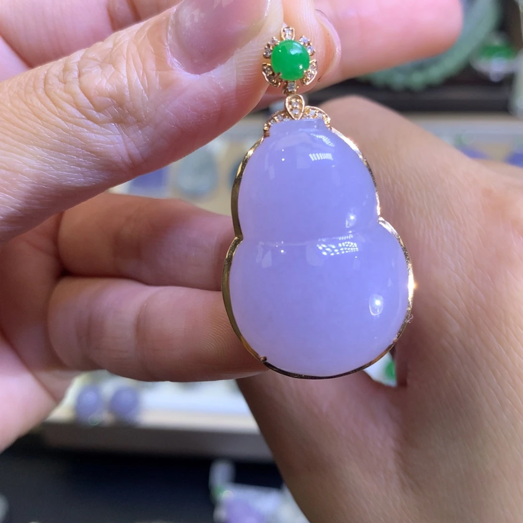 翡翠18K金镶嵌颈饰翡翠