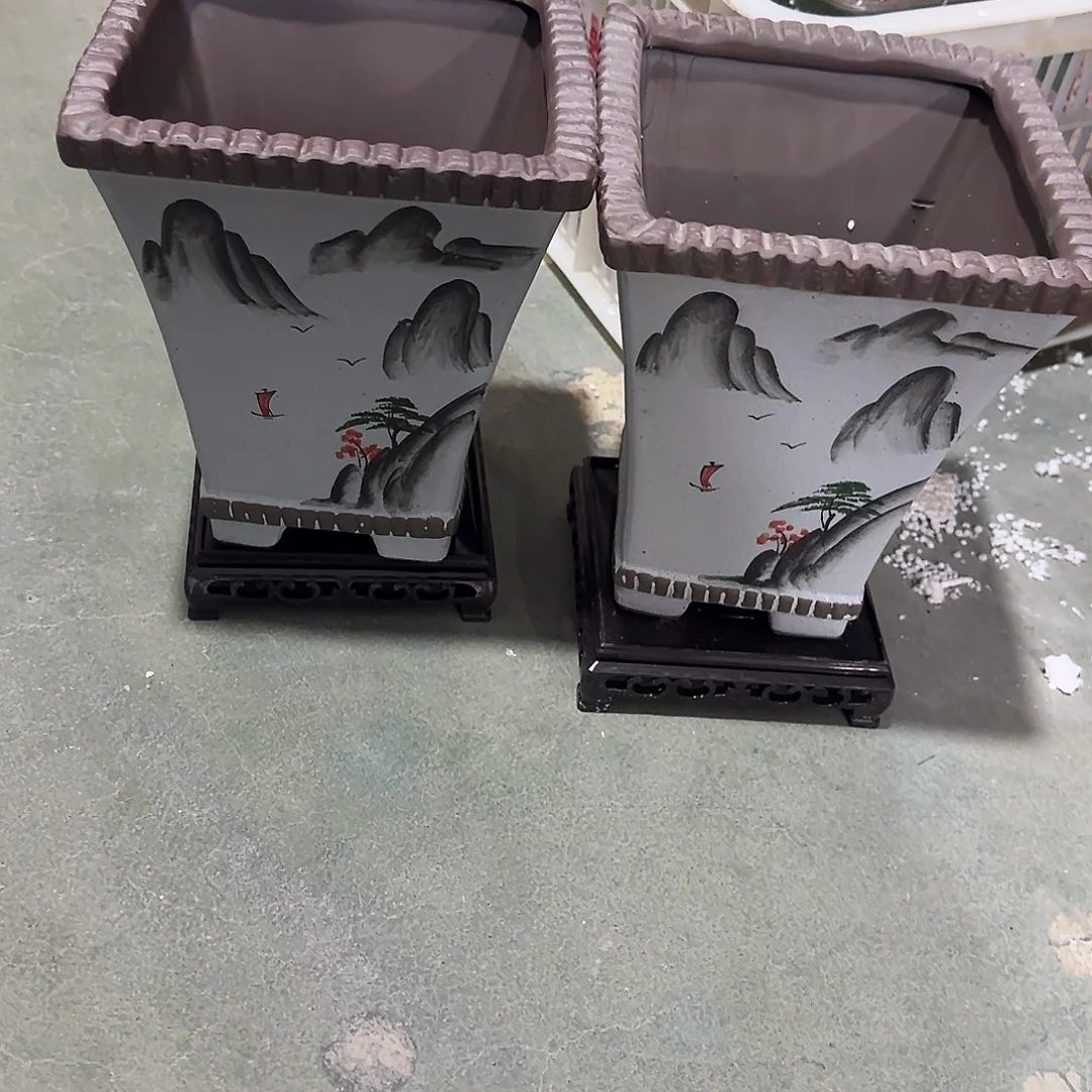 陶瓷2个盆送2个27的塑料托盘，凑9元发