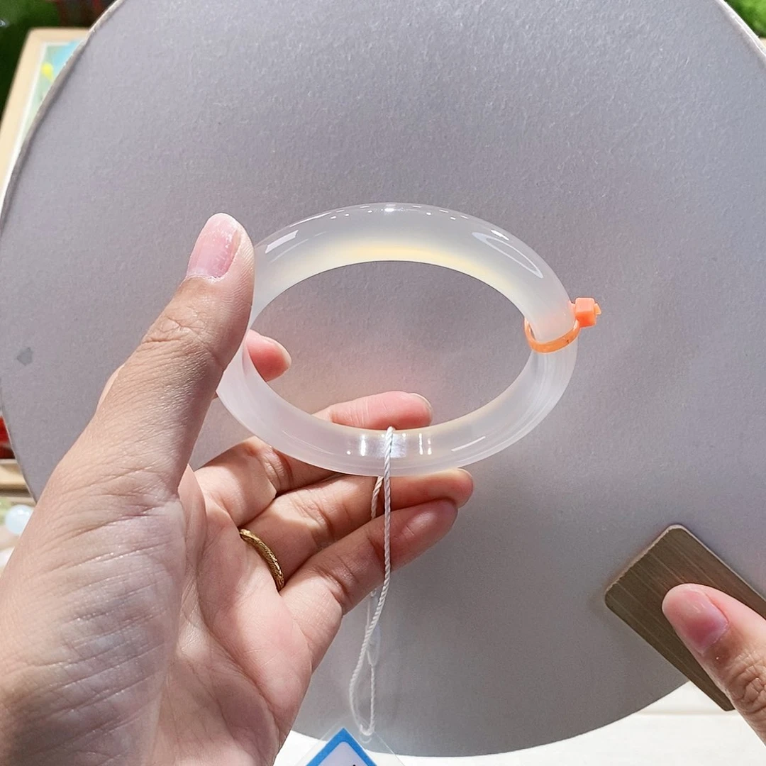 玛瑙/玉髓手镯未镶嵌60.7