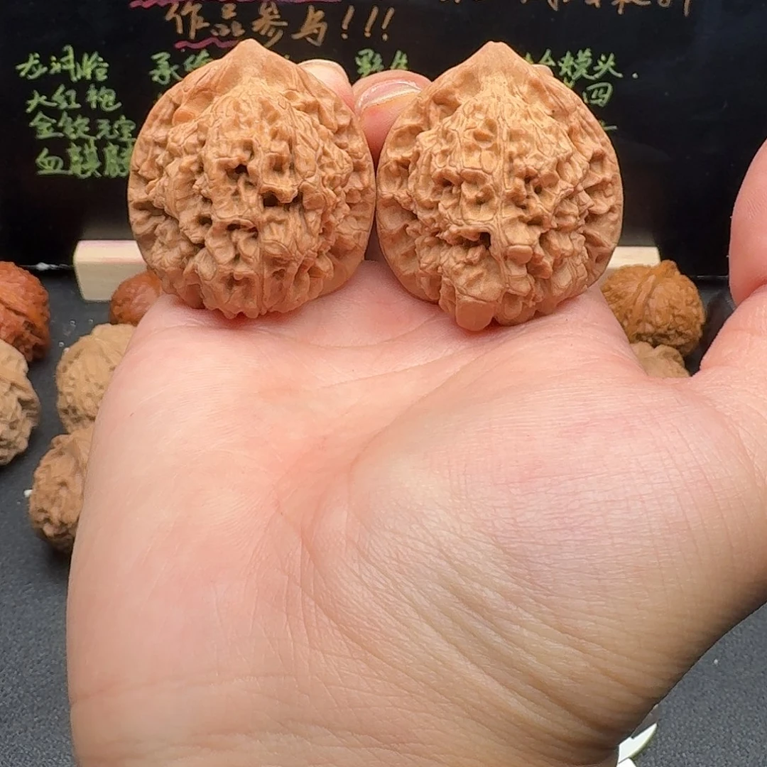 41官帽文玩核桃的