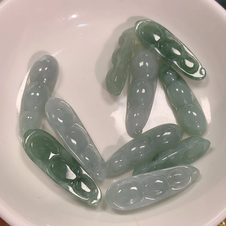 翡翠裸石多样性发货发其一