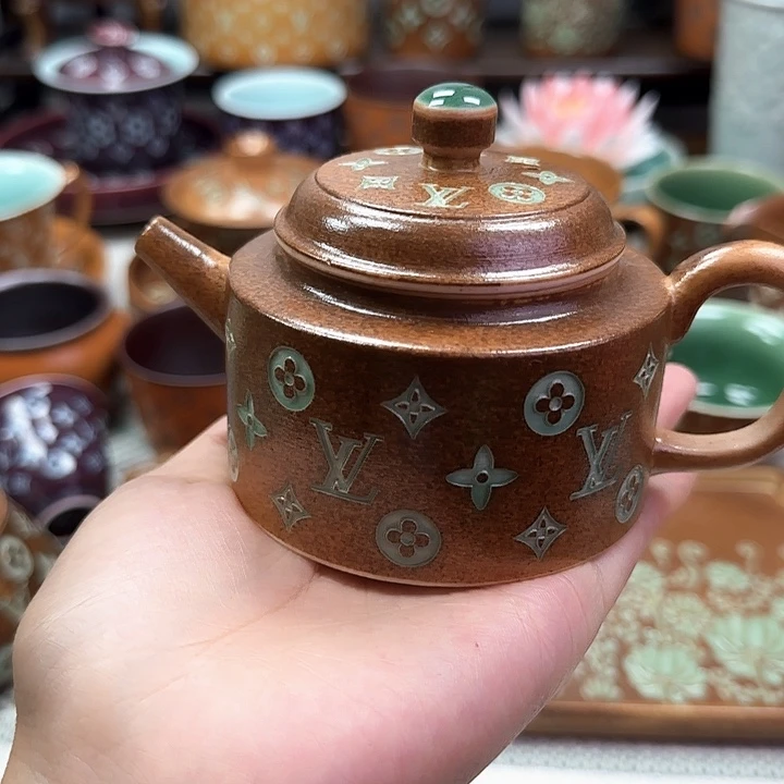 พ***ำ龙泉青瓷手工制作工艺青瓷壶