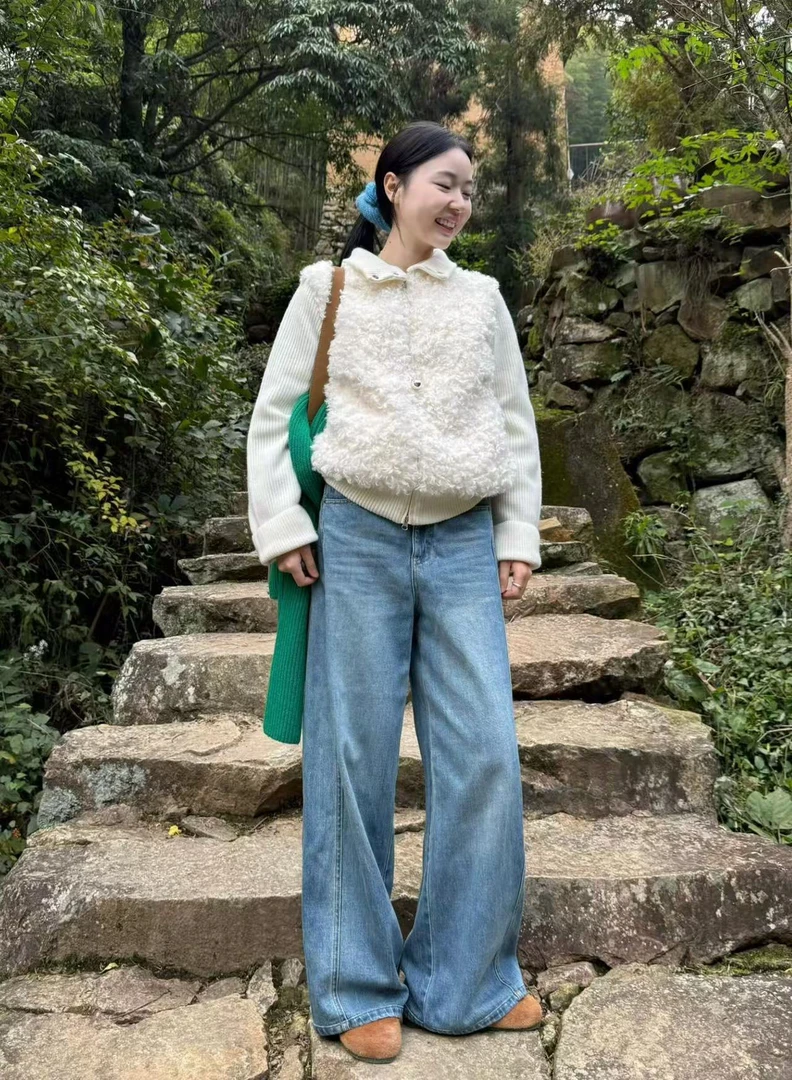 2025秋冬新款韩系气质加厚保暖针织拼接毛毛外套复古阔腿牛仔裤