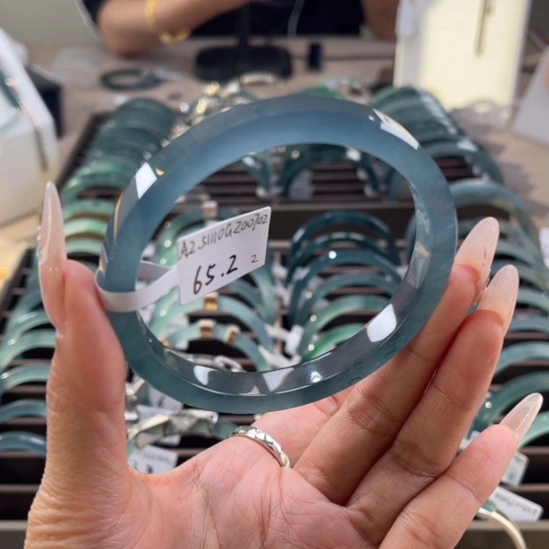 翡翠未镶嵌手镯65.22