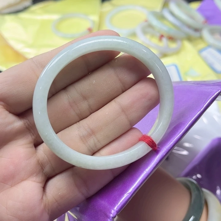 翡翠未镶嵌手镯54贵妃