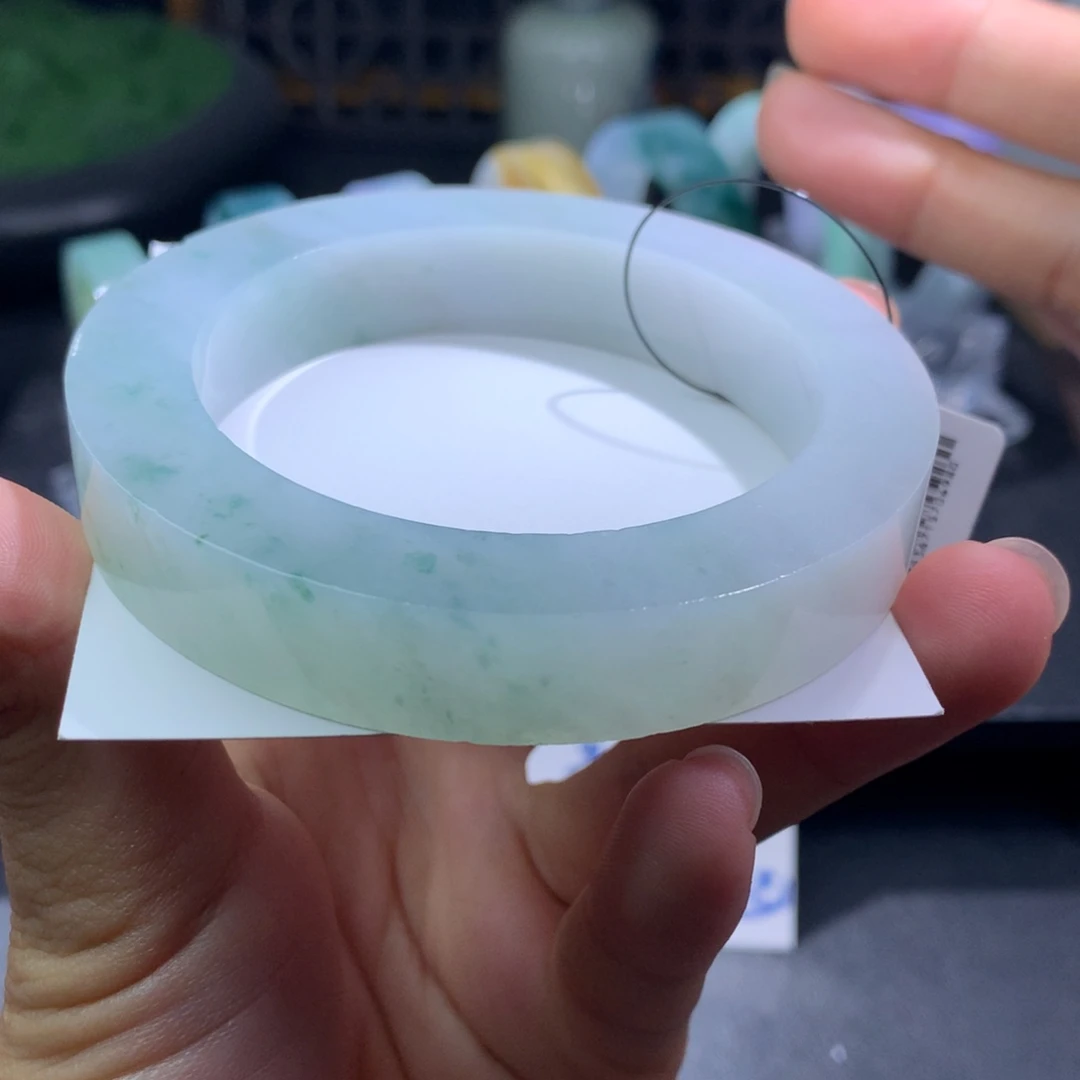 未镶嵌翡翠手镯定制翡翠
