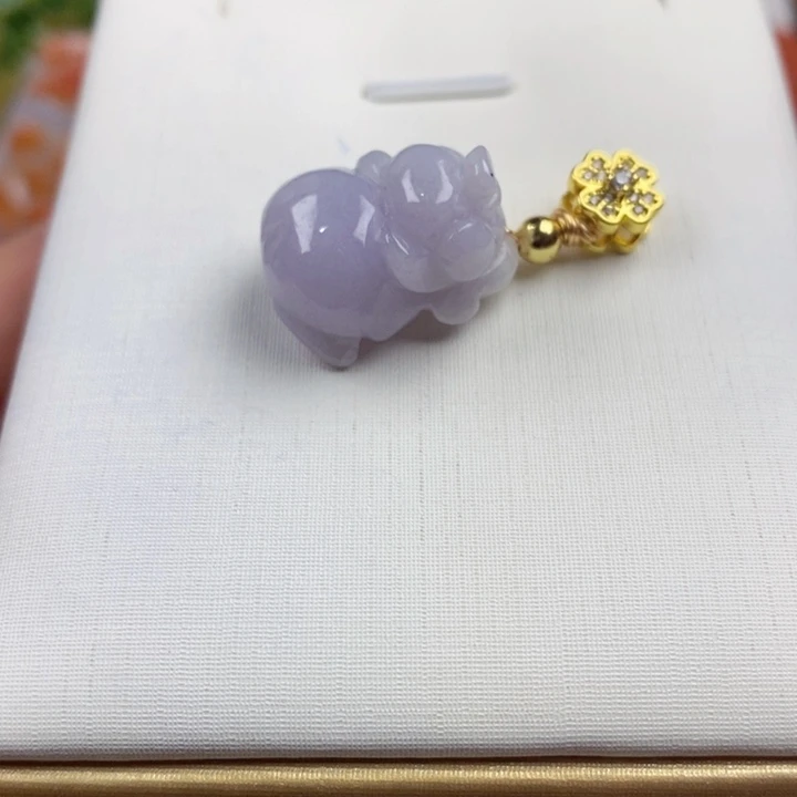 翡翠未镶嵌吊坠(赠链)