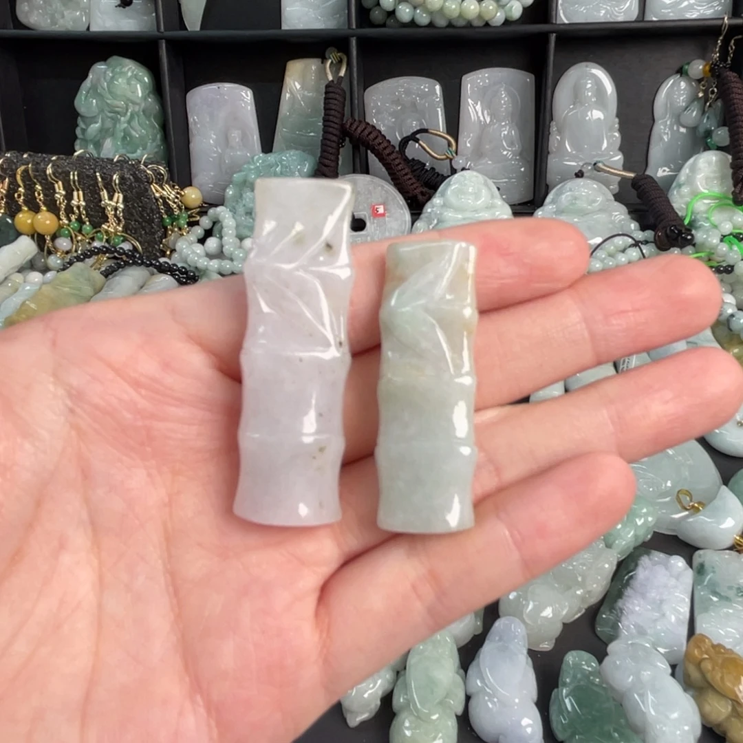 翡翠未镶嵌吊坠(不含链)瑕疵