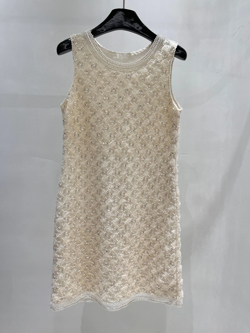 欧大轻奢风时尚穿珠白色长款百搭气质打底夏季蕾丝休闲纯色连衣裙