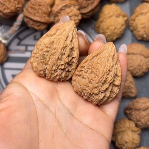 二***酒文玩核桃把件塔尖