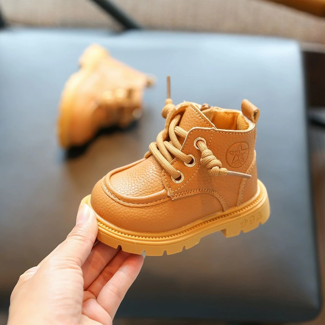 一岁宝宝靴子秋冬款软底鞋婴儿小童加绒学步鞋女童短靴马丁靴皮靴