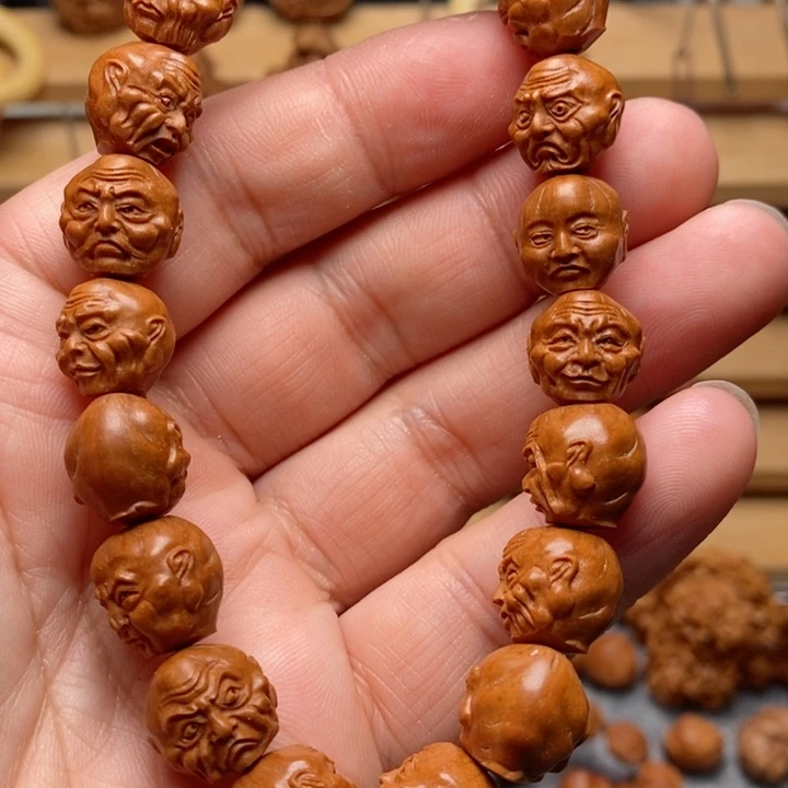 桃核雕刻十八罗汉