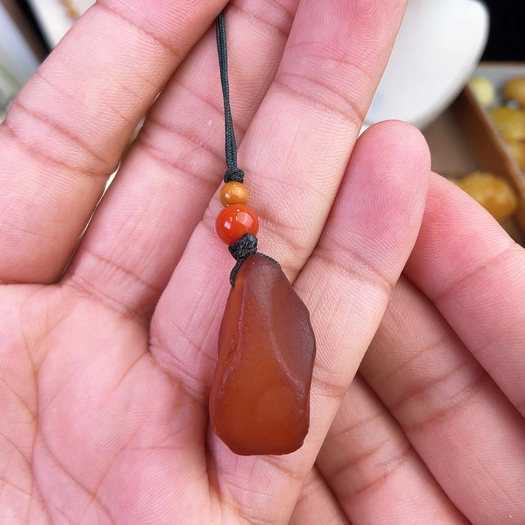 未镶嵌琥珀珠宝奇石