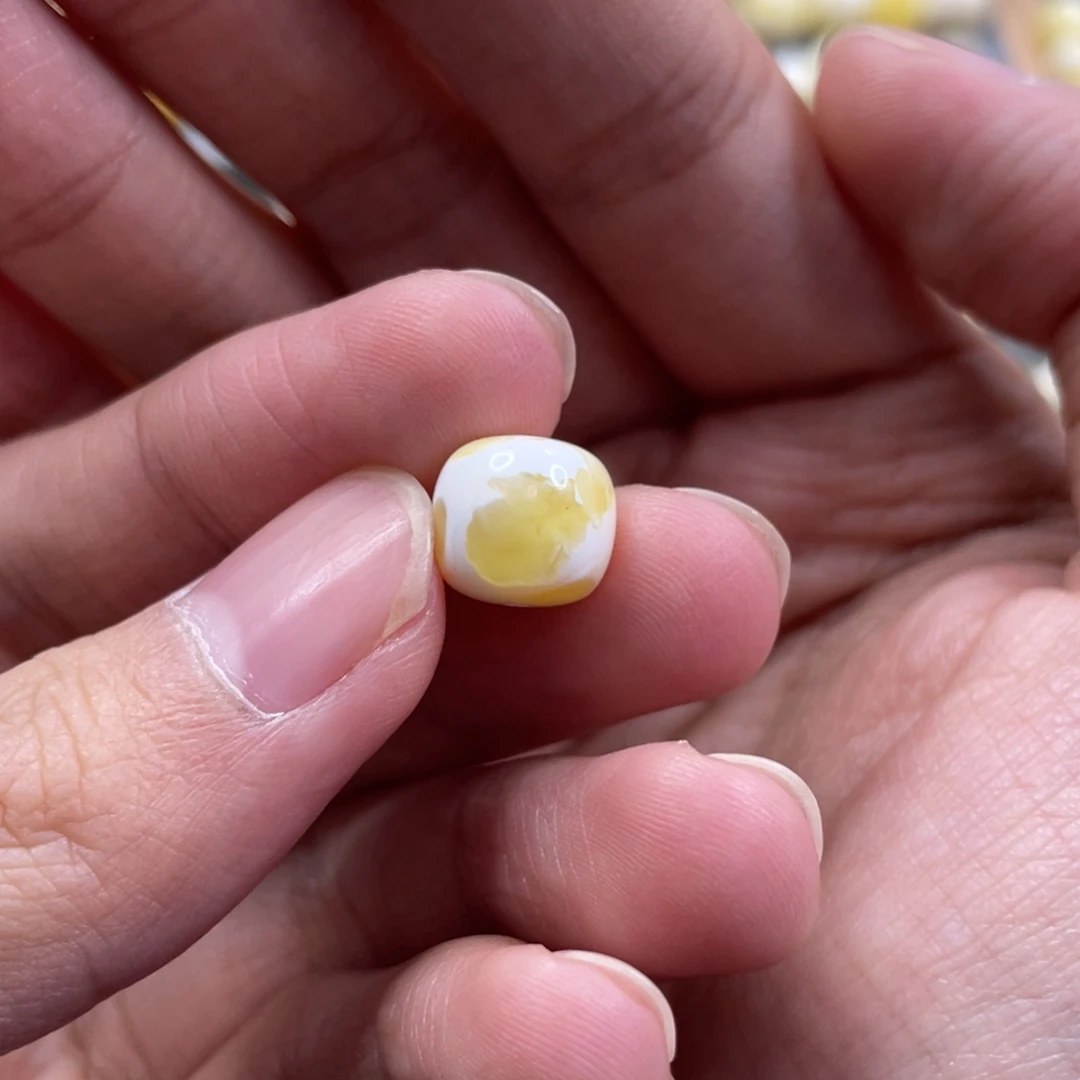 Y***·琥珀未镶嵌裸石金白