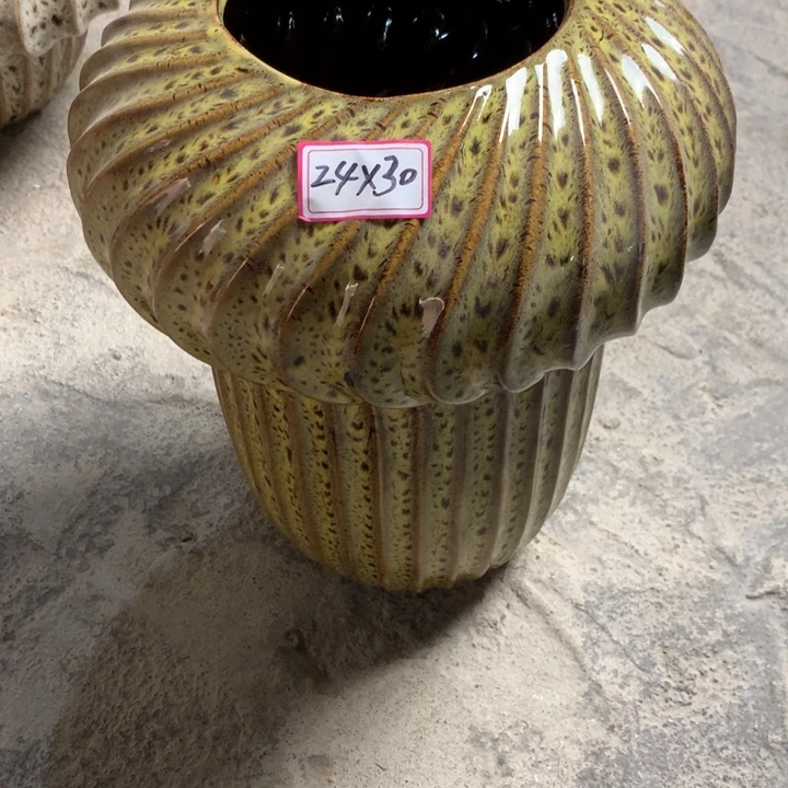 C***7默认打孔微瑕花盆一个