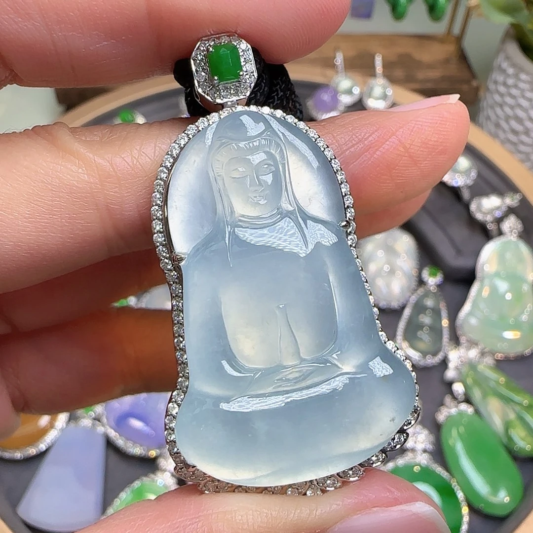 翡翠颈饰18K金镶嵌翡翠颈饰18K金镶嵌