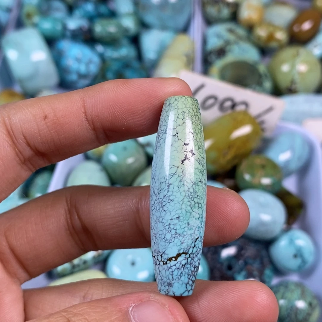 绿松石未镶嵌颈饰