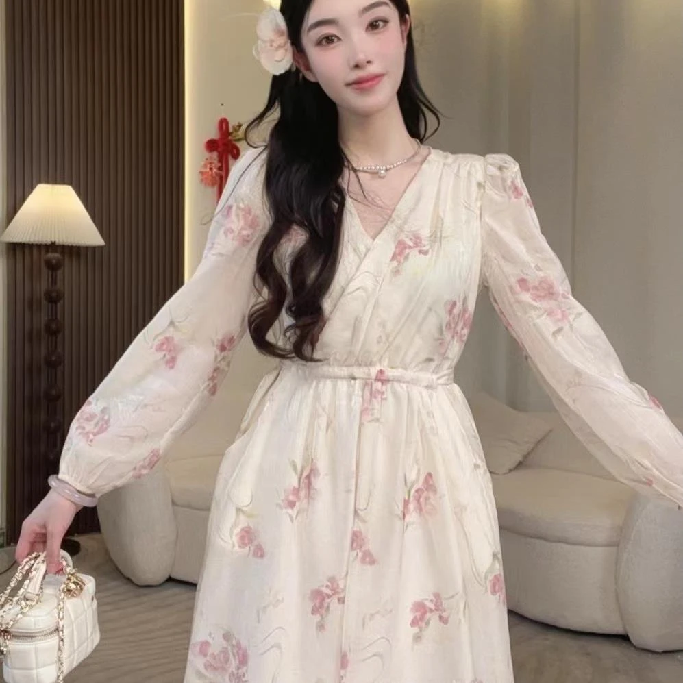 【石潇潇专属】碎花连衣裙女春夏收腰显瘦温柔风气质名媛V领茶歇裙