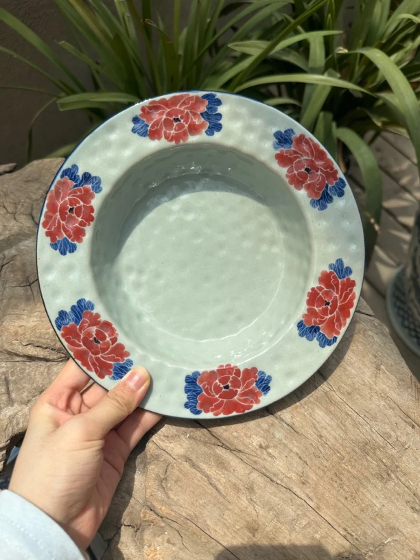 【近山古美】红牡丹草帽菜盘手工手绘釉下彩高温瓷